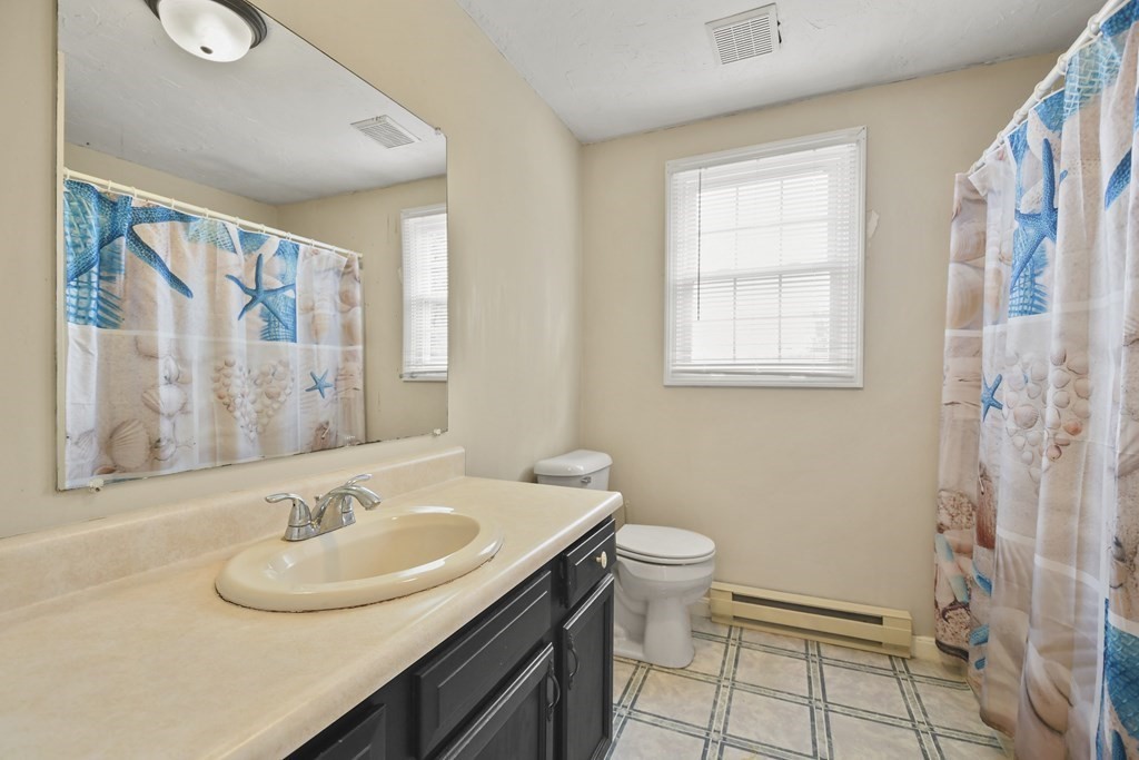 19 Plantation Road, Unit 19 Oxford, MA 01540 - Photo 17 of 31 Gallery Image 17