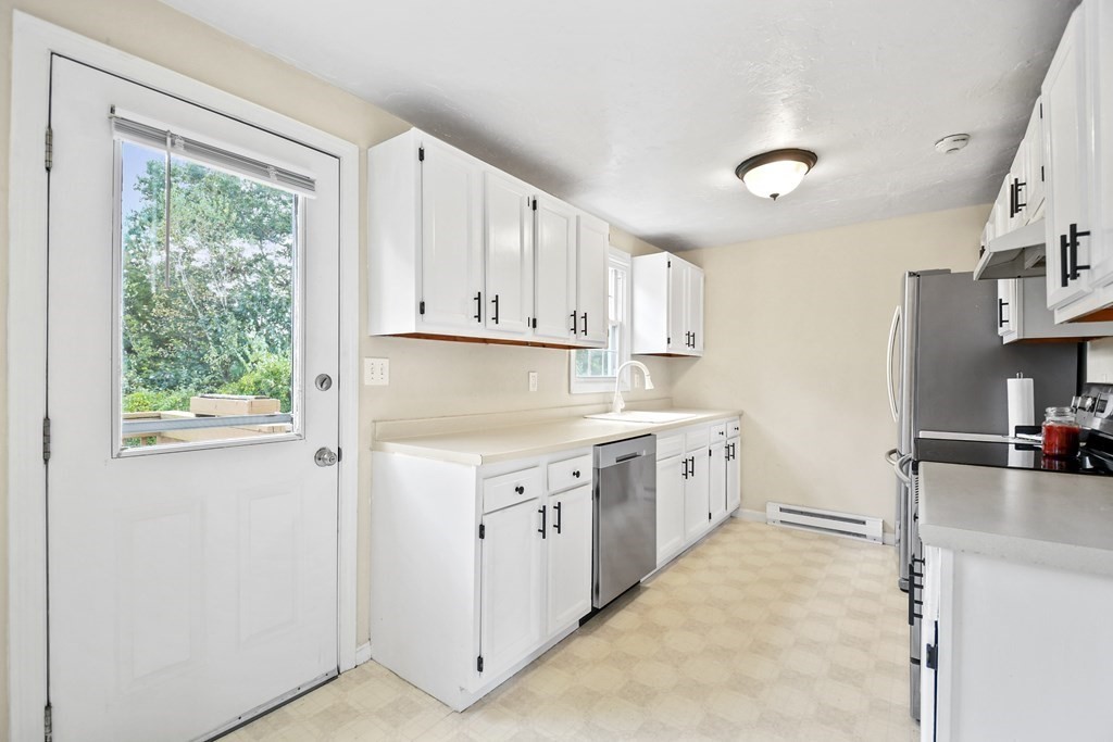 19 Plantation Road, Unit 19 Oxford, MA 01540 - Photo 8 of 31 Gallery Image 8
