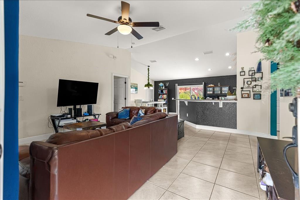 14544 Southwest 24th Court Road Ocala, FL 34473 - Photo 6 of 25