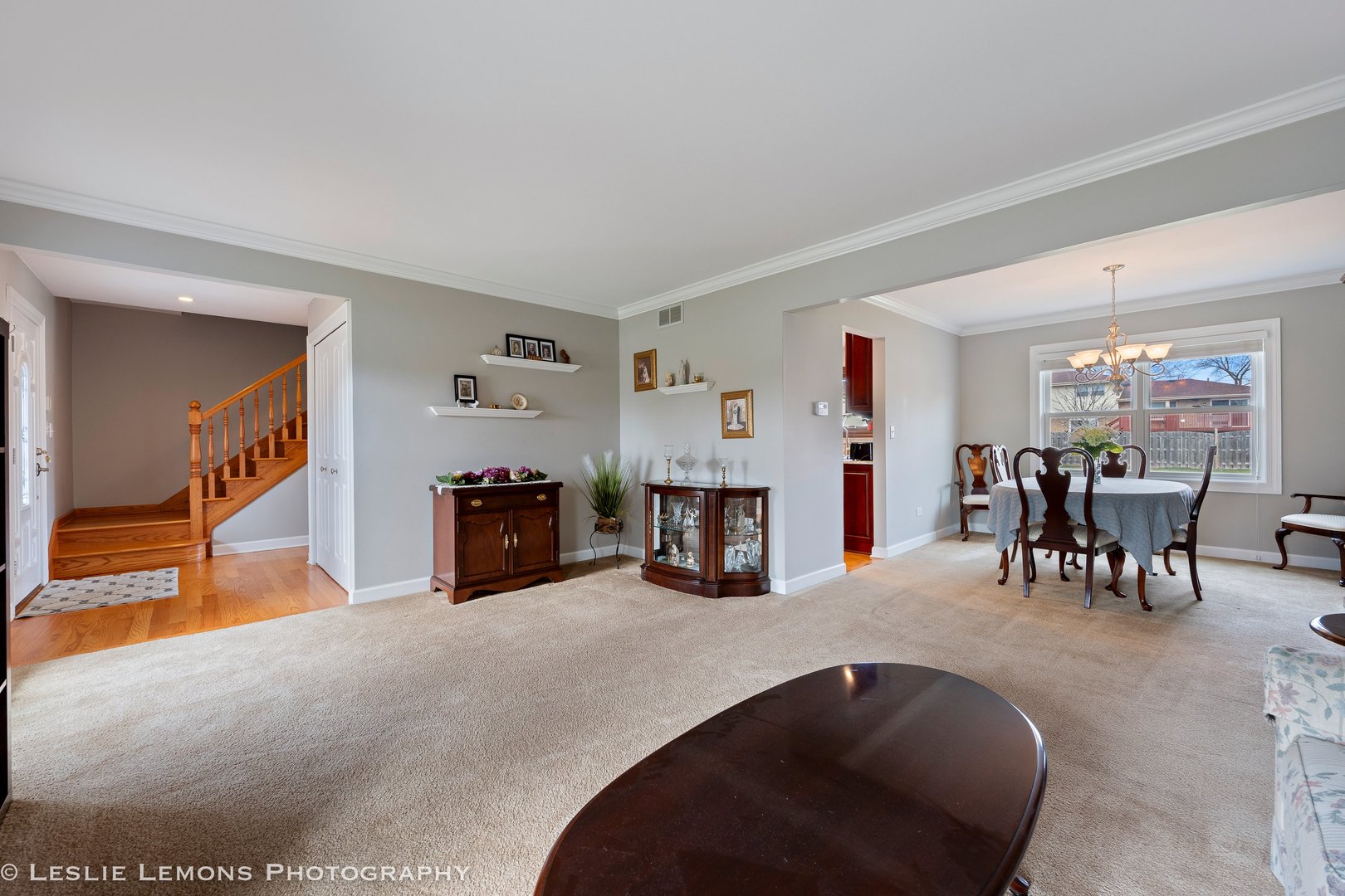 3432 Drover Lane Darien, IL 60561 - Photo 15 of 29 a living room with furniture and a dining table