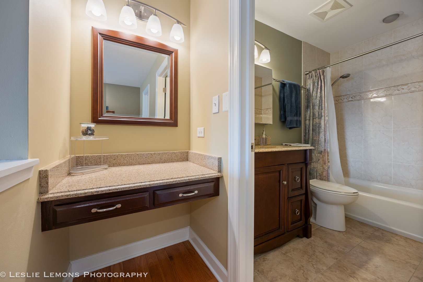 3432 Drover Lane Darien, IL 60561 - Photo 19 of 29 a bathroom with a sink a toilet and shower