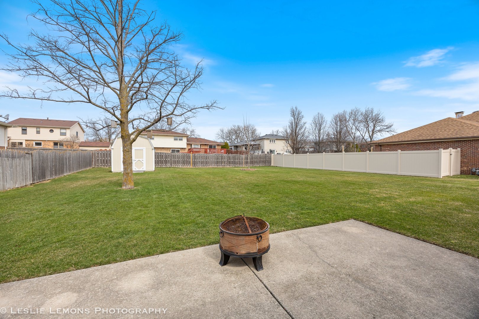 3432 Drover Lane Darien, IL 60561 - Photo 25 of 29 a front view of a house with garden