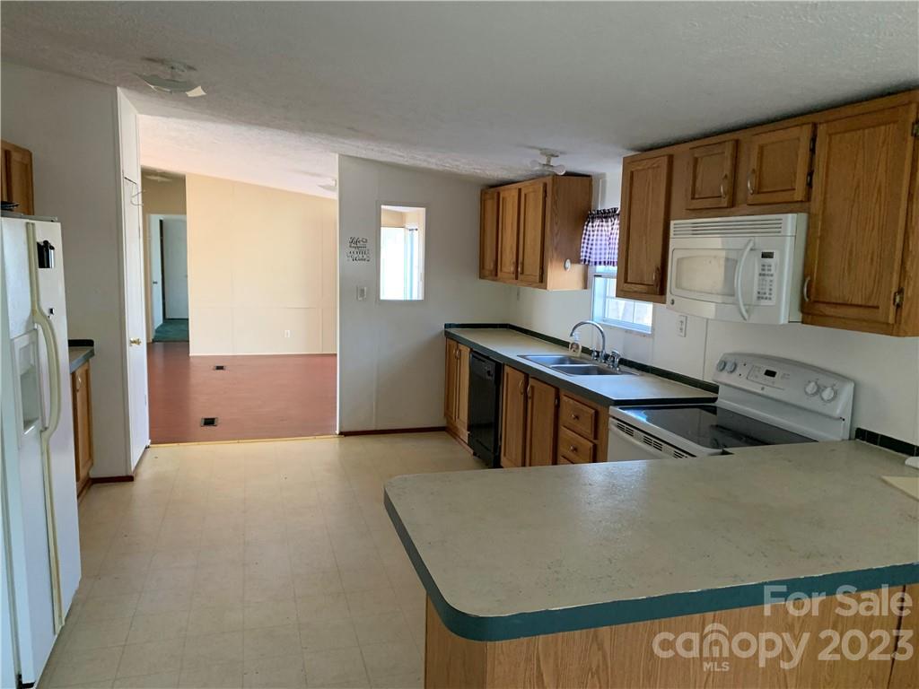 1698 Moore Road York, SC 29745 - Photo 5 of 25 Gallery Image 5