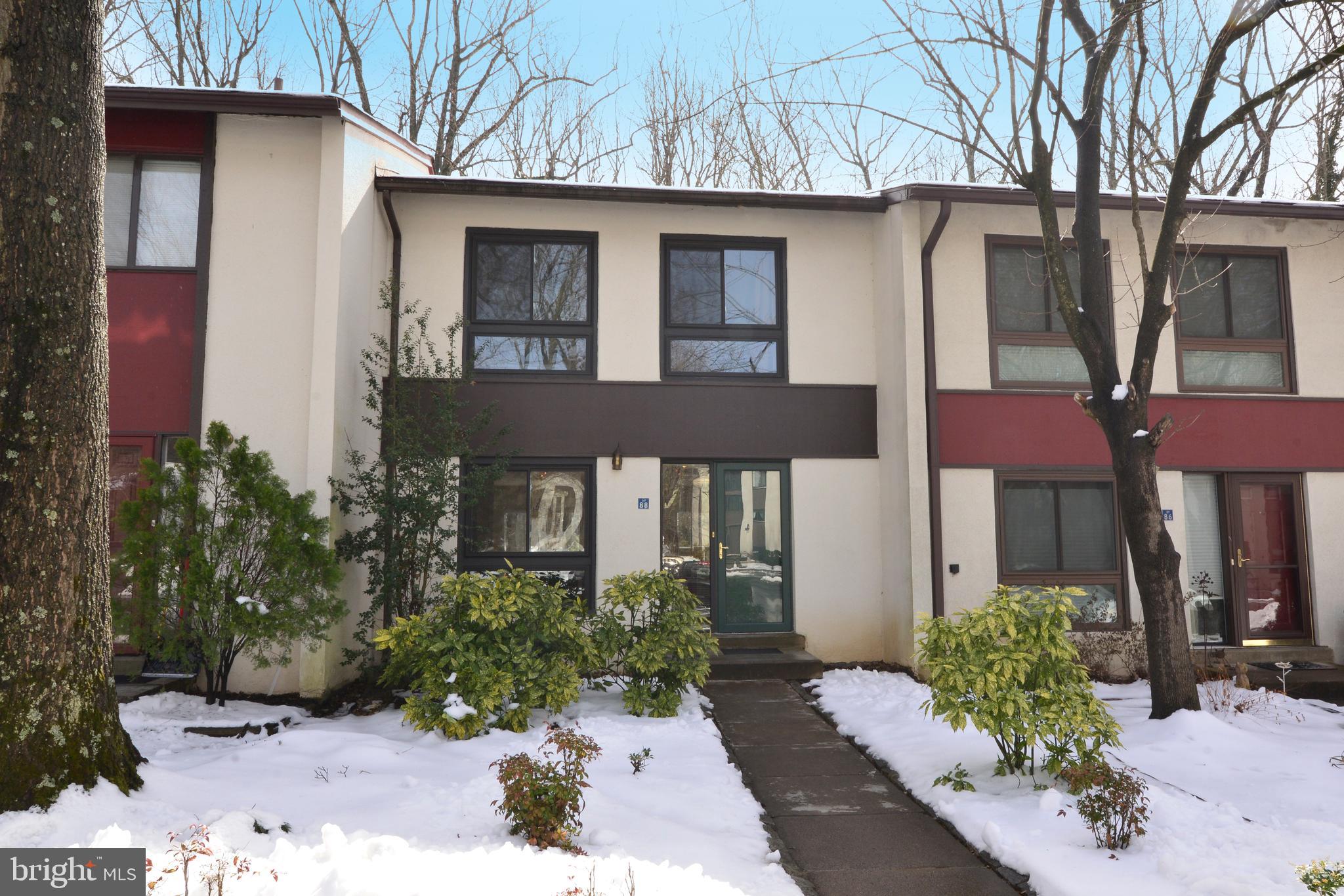 11988 Barrel Cooper Court Reston, VA 20191 - Photo 2 of 43 Gallery Image 2