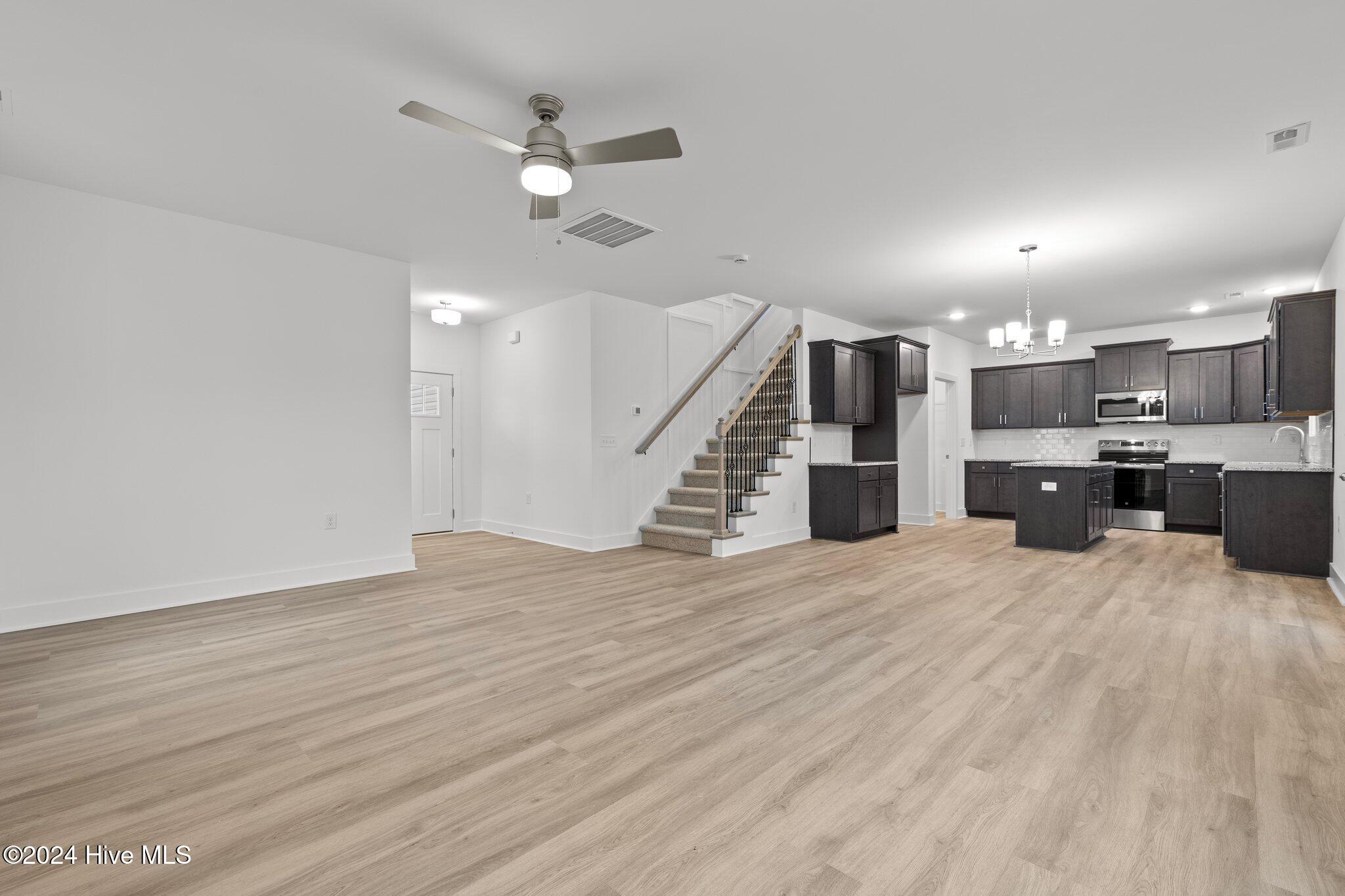 204 Grove Walk Road Raeford, NC 28376 - Photo 7 of 36 7-web-or-mls-707A9875
