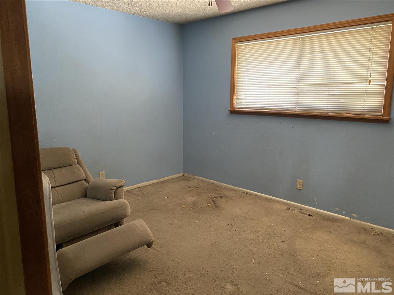 3445 Rauscher Drive Reno, NV 89503 - Photo 5 of 12 a room with a bed and a window