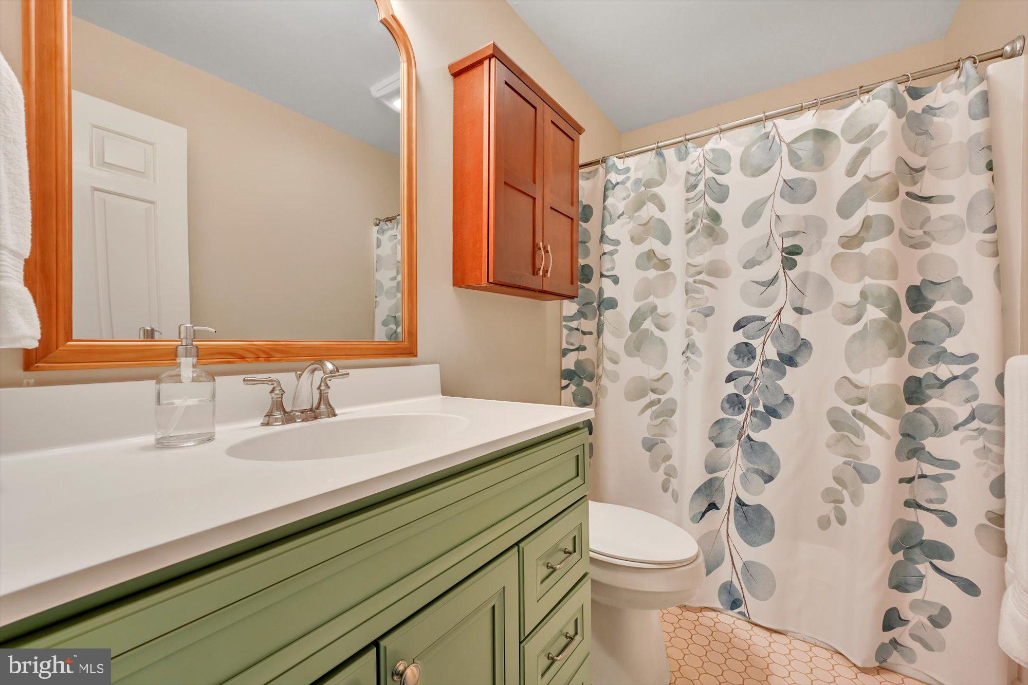 577 Hi View Drive Lititz, PA 17543 - Photo 17 of 45 Full Bathroom on Main Floor