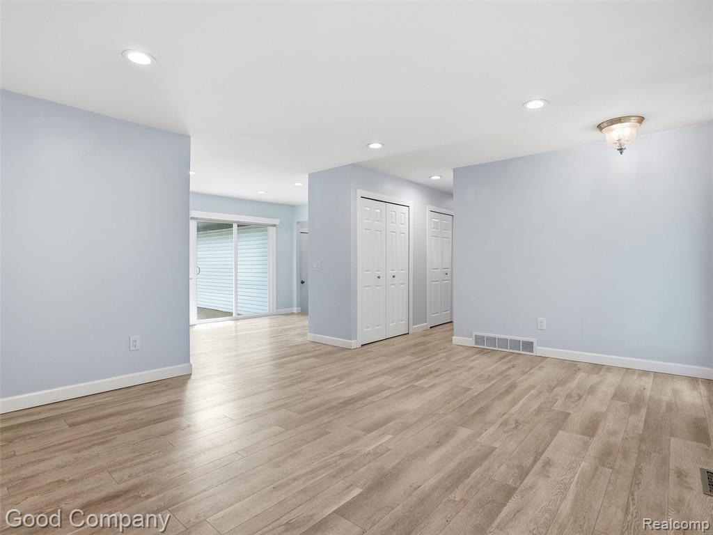 2793 Weaverton Rochester, MI 48307 - Photo 6 of 32