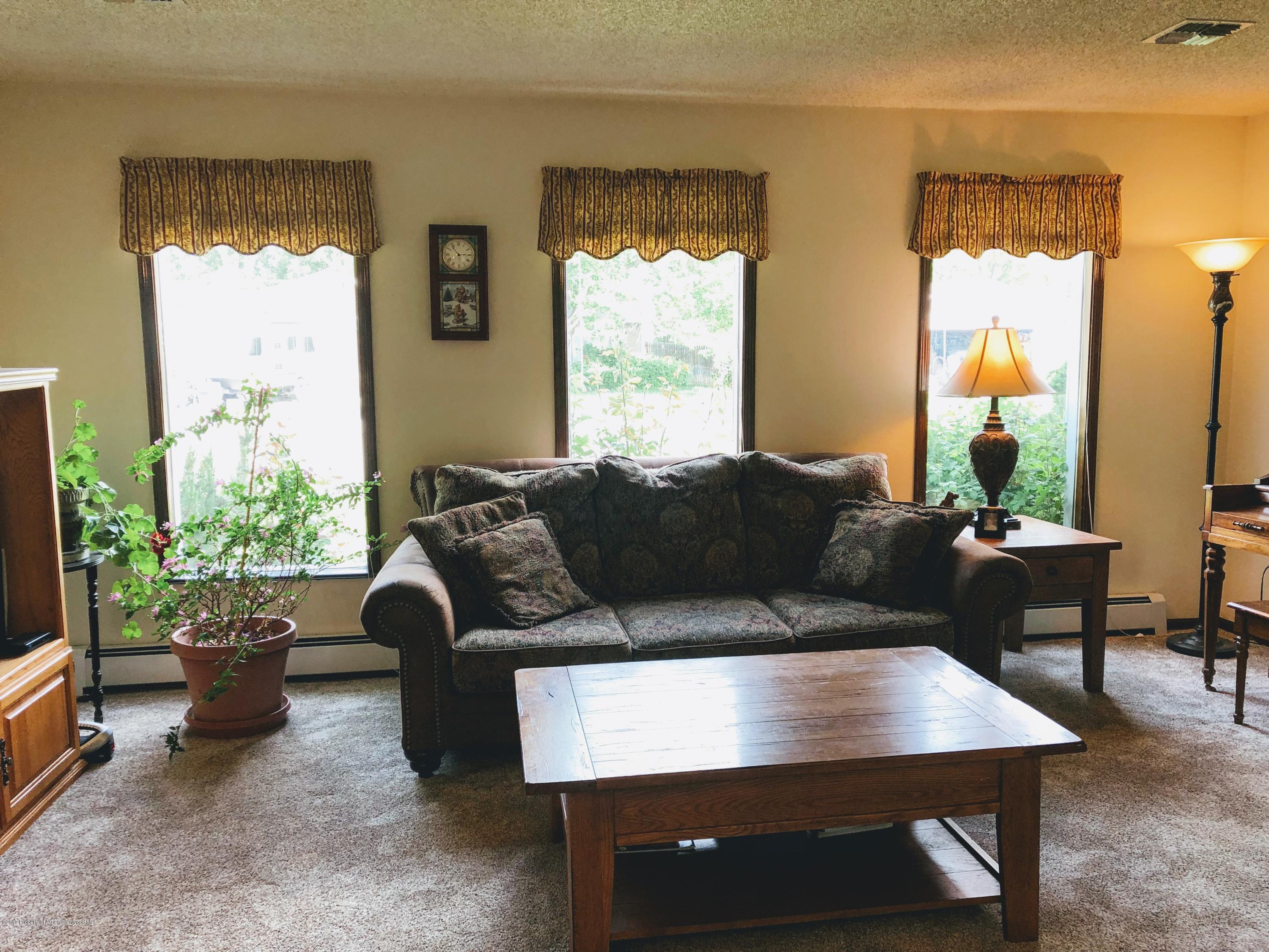 617 Pioneer Road Grand Junction, CO 81504 - Photo 4 of 28 IMG_3566