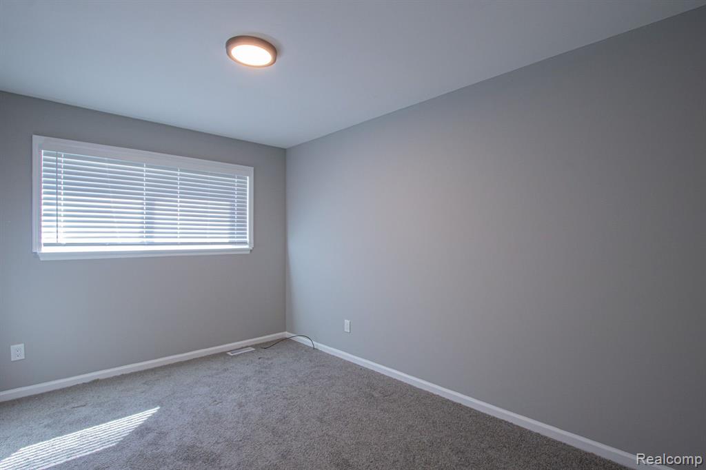 25256 Rubin Road Warren, MI 48089 - Photo 13 of 28