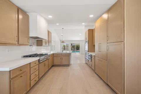 $799,000 | 76 Sutton Place South, Palm Desert, CA 92211