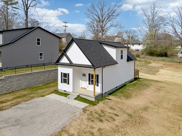 $318,000 | 1118 West 1st Street, Dickson, TN 37055