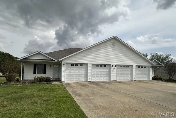 $294,900 | 1110 State Hwy AD, Unit A & B, Dexter, MO 63841