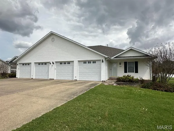$294,900 | 1110 State Hwy AD, Unit A & B, Dexter, MO 63841