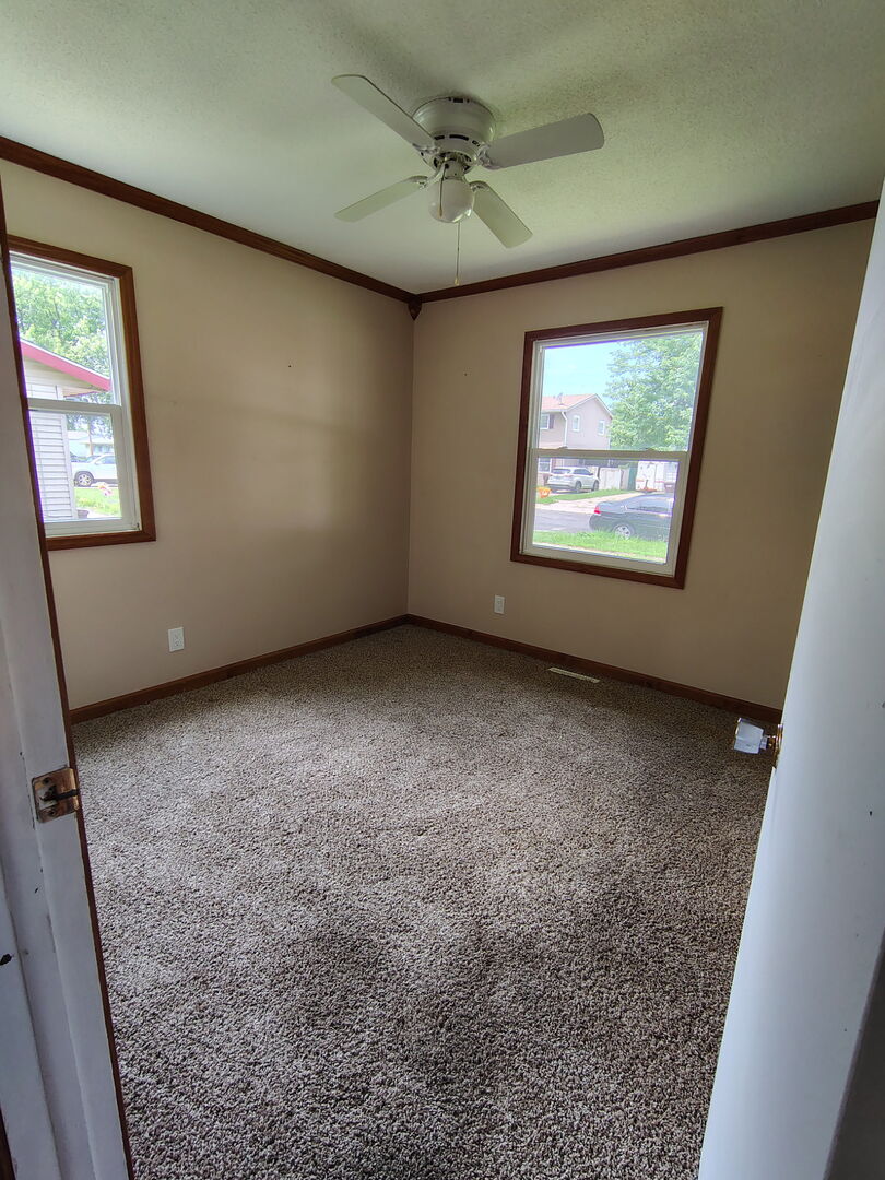 1036 Avenue East Rochelle, IL 61068 - Photo 6 of 12