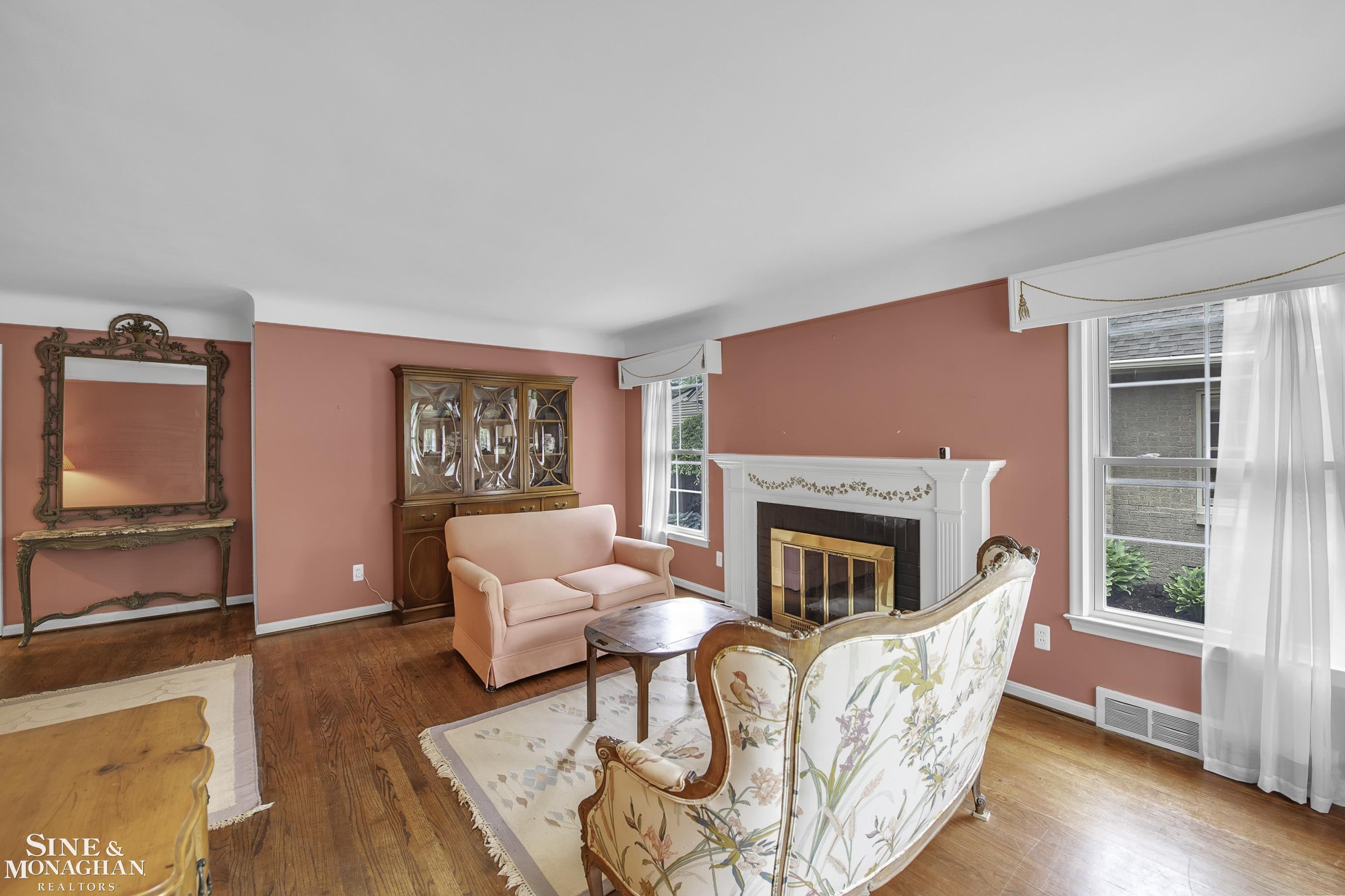 821 Lincoln Road Grosse Pointe, MI 48230 - Photo 3 of 32