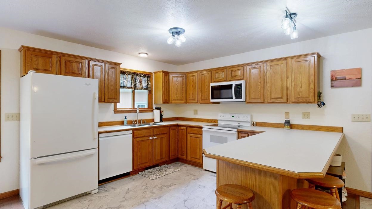 8665 North Meridian Road Clare, MI 48617 - Photo 9 of 39 Gallery Image 9