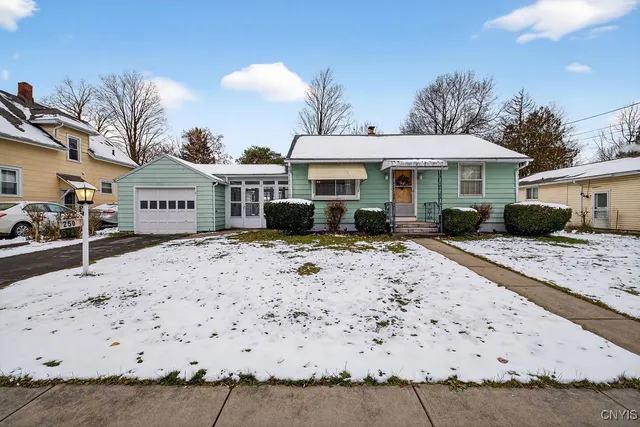 $129,900 | 250 Ferndale Drive, Unit 52, Syracuse, NY 13205