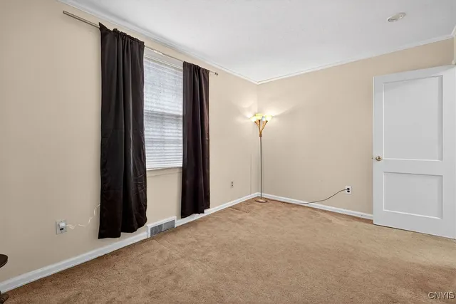 $129,900 | 250 Ferndale Drive, Unit 52, Syracuse, NY 13205