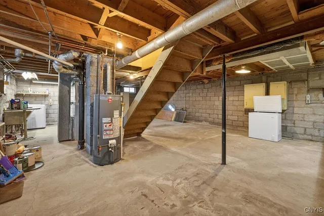 $129,900 | 250 Ferndale Drive, Unit 52, Syracuse, NY 13205