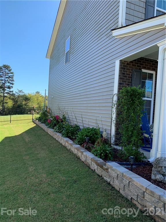1216 Jack Pine Road Clover, SC 29710 - Photo 5 of 33 Gallery Image 5
