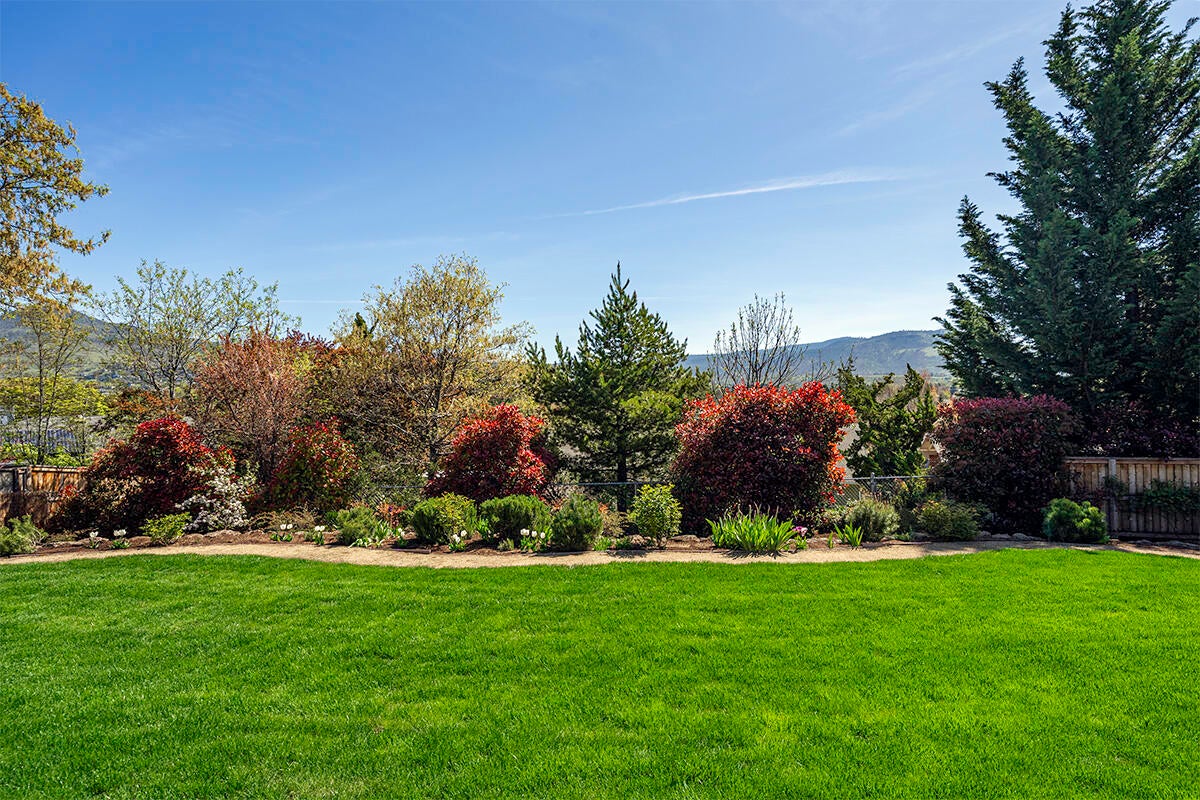 113 South Foothill Road Medford, OR 97504 - Photo 22 of 32 DSC07937-HDR-Edit