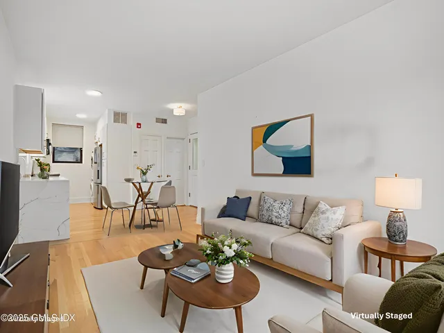 $3,250 | 169 Greenwich Avenue, Unit FRONT, Greenwich, CT 06830