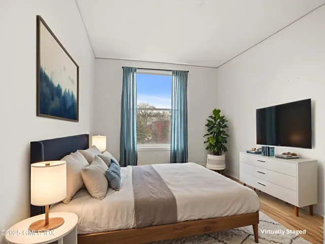 $3,250 | 169 Greenwich Avenue, Unit FRONT, Greenwich, CT 06830