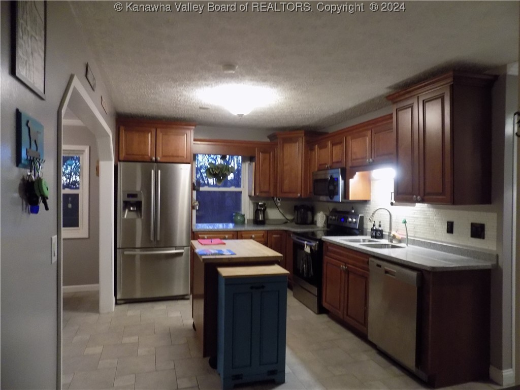 72 Chestnut Road Elkview, WV 25071 - Photo 3 of 11 Gallery Image 3