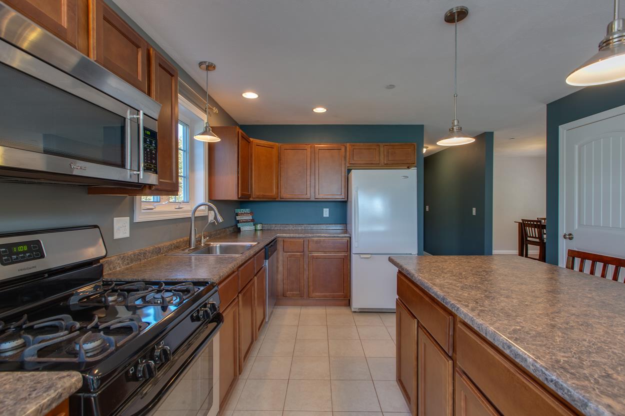 39 Hilbren Road Weare, NH 03281 - Photo 13 of 34