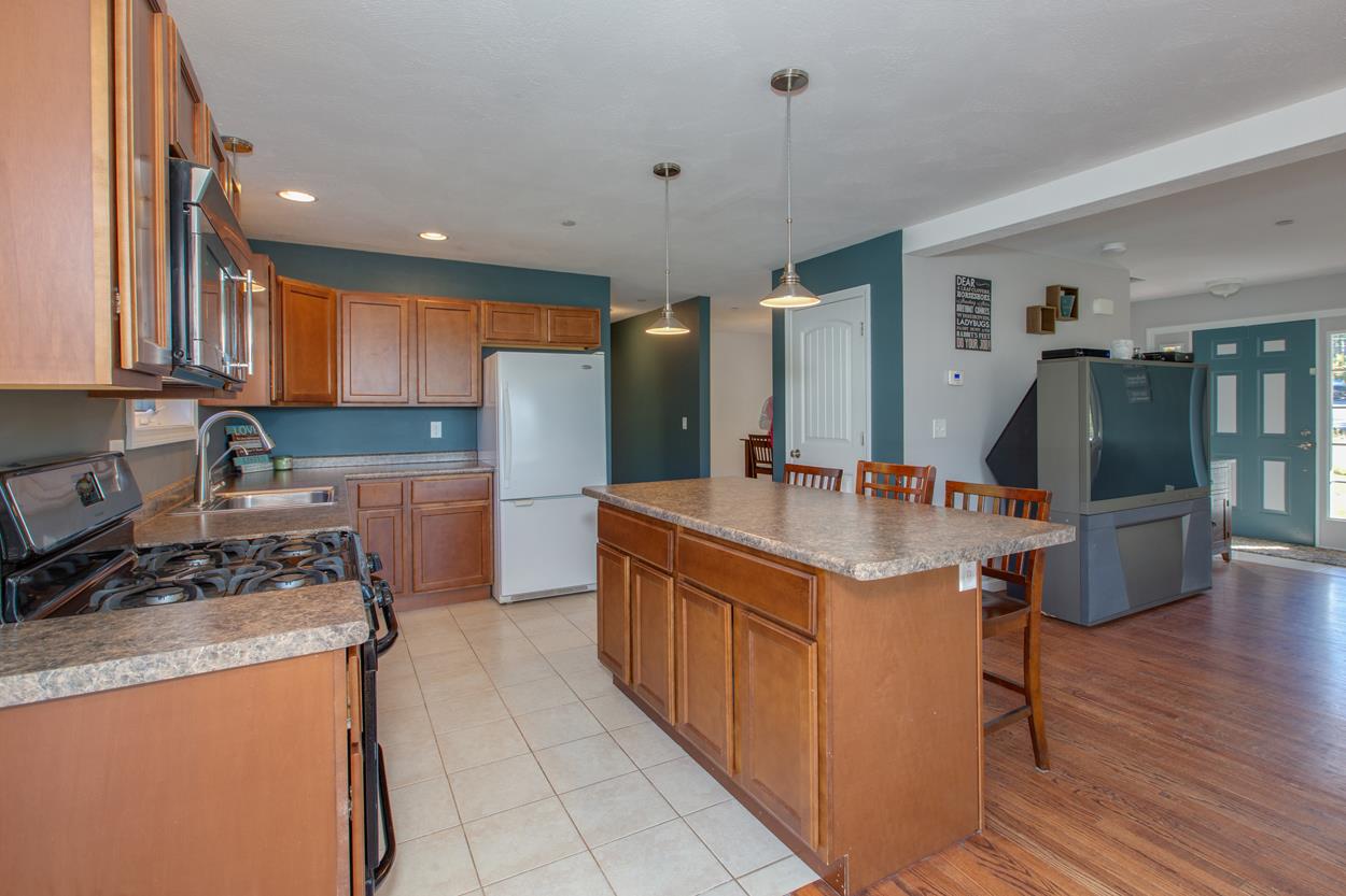 39 Hilbren Road Weare, NH 03281 - Photo 14 of 34