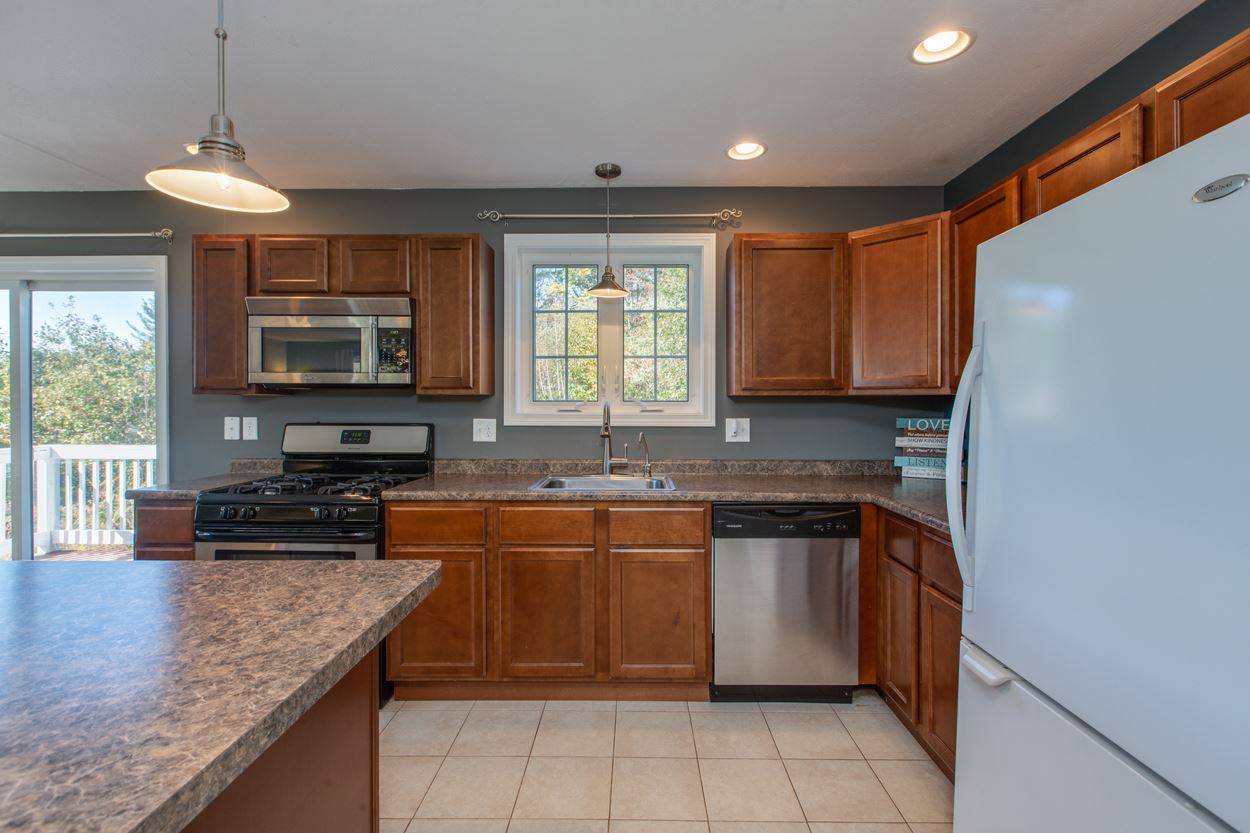 39 Hilbren Road Weare, NH 03281 - Photo 15 of 34