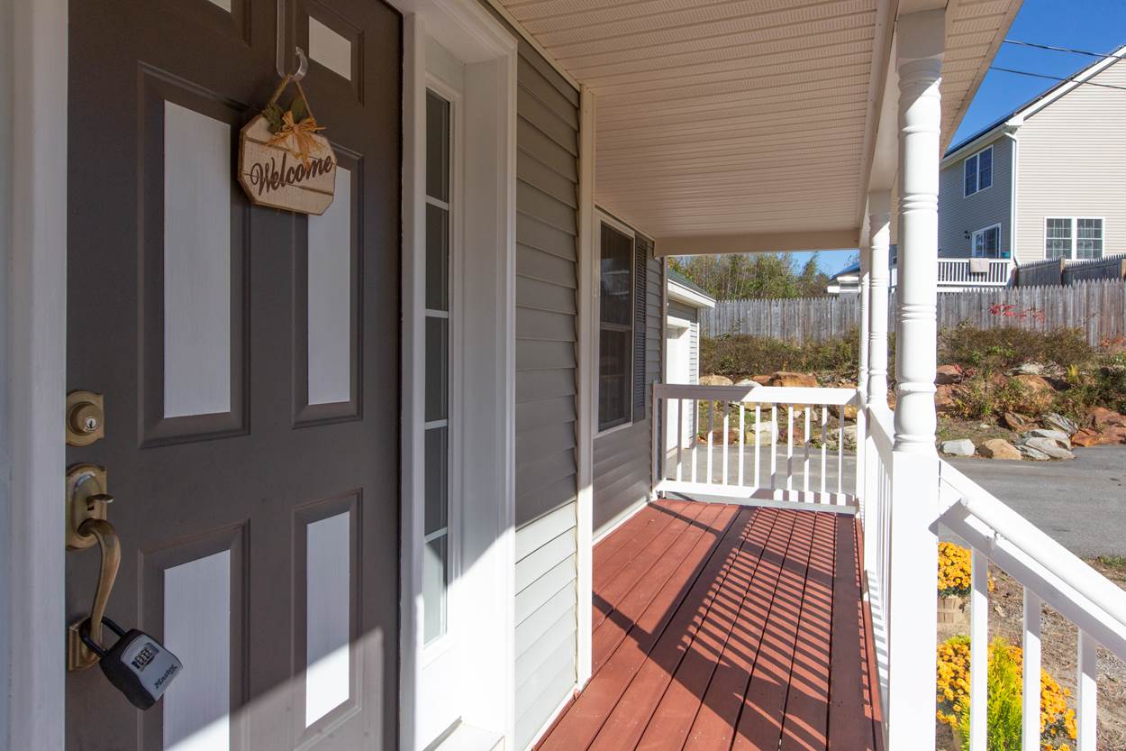 39 Hilbren Road Weare, NH 03281 - Photo 3 of 34