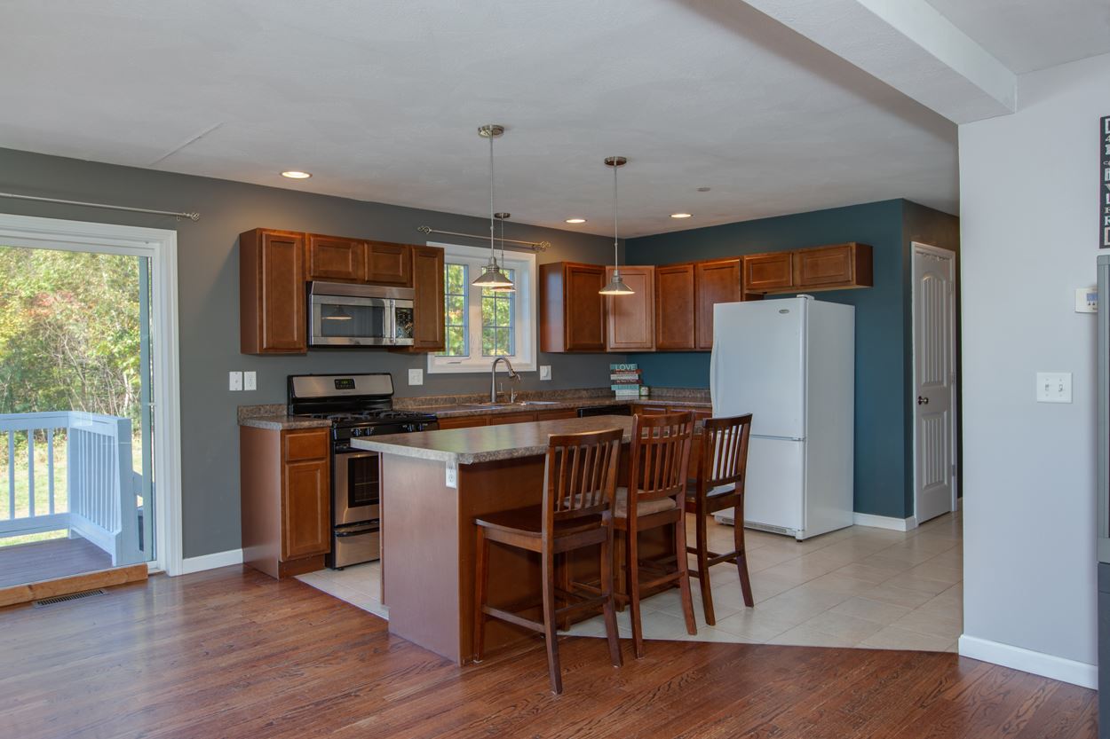 39 Hilbren Road Weare, NH 03281 - Photo 9 of 34