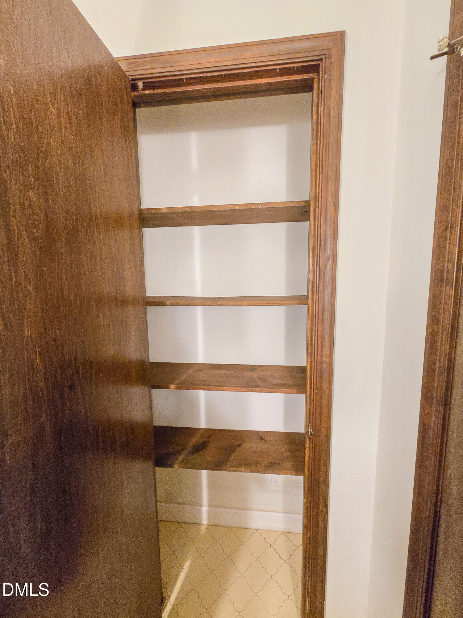 3909 Greenleaf Street Raleigh, NC 27606 - Photo 24 of 27 a view of a small room