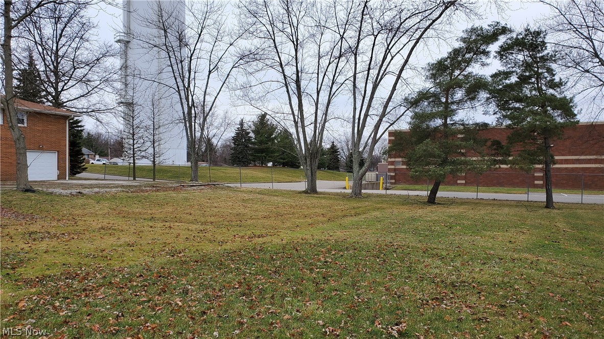 1675 Rosemont Road Southwest Alliance, OH 44601 - Photo 4 of 14 Gallery Image 4