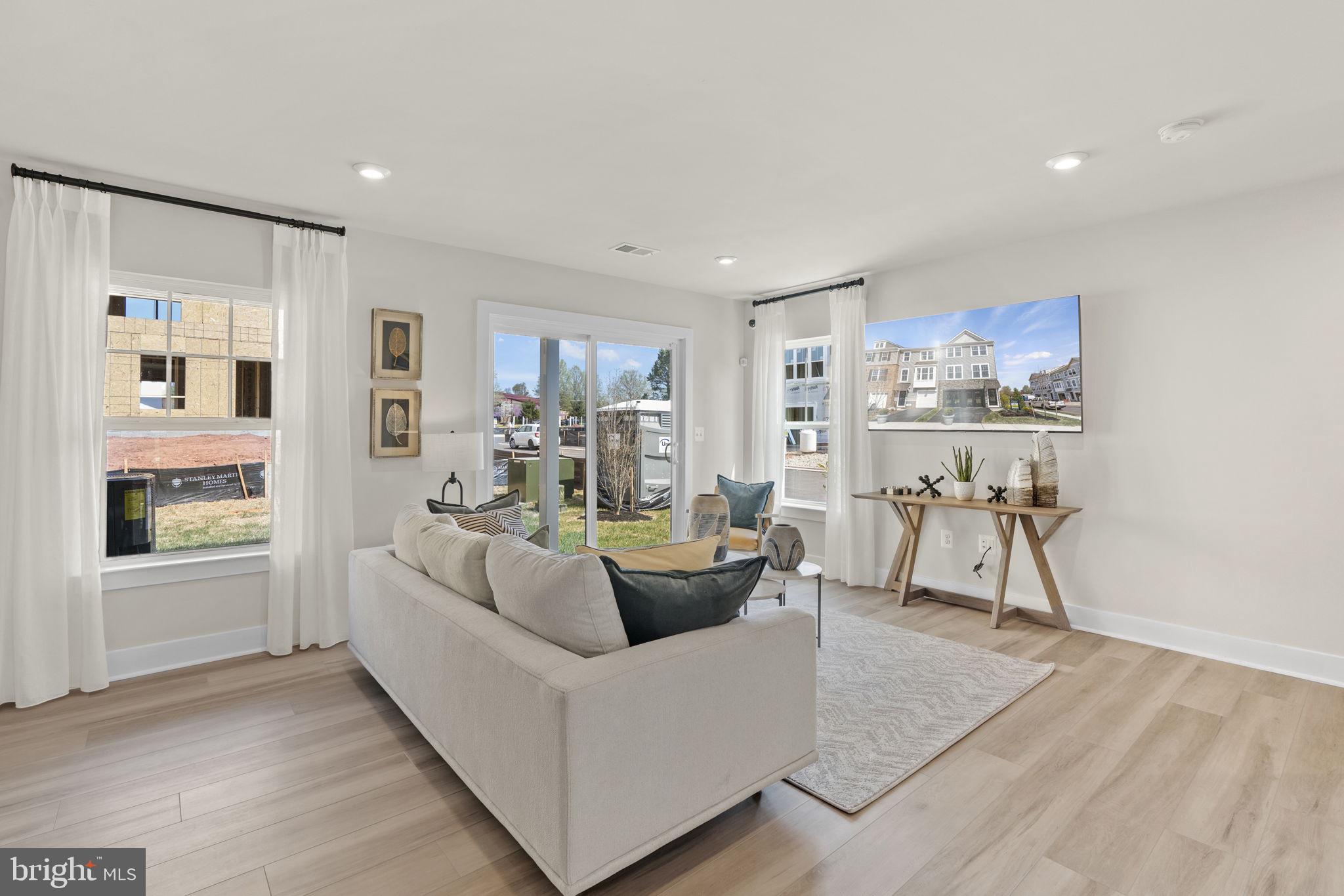 24135 Ullapool Terrace Sterling, VA 20166 - Photo 2 of 31