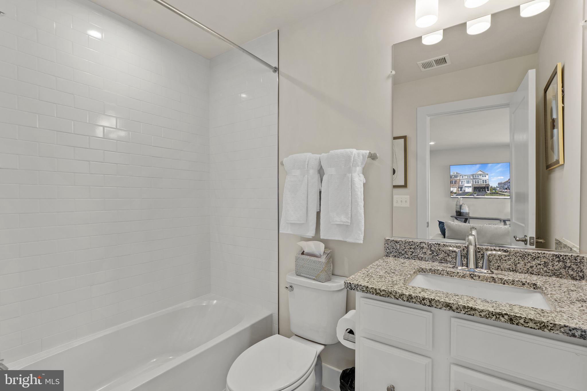 24135 Ullapool Terrace Sterling, VA 20166 - Photo 4 of 31