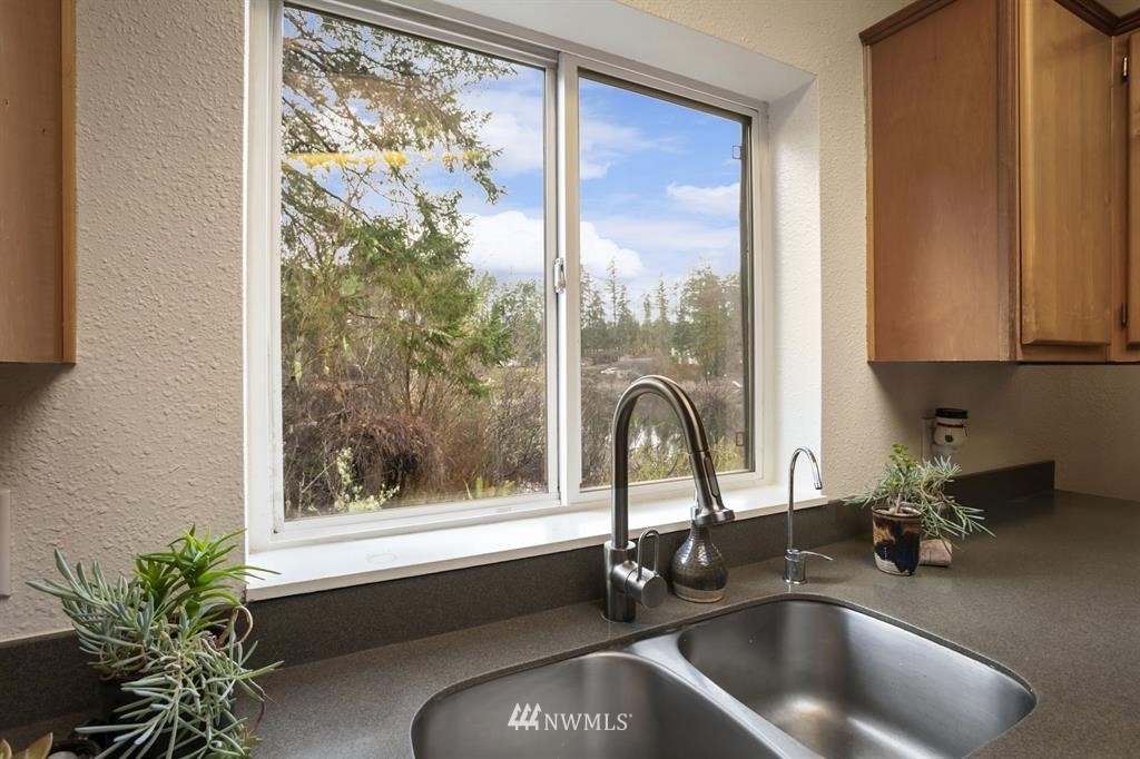 9986 Fairview Lake Road Southwest Port Orchard, WA 98367 - Photo 12 of 30 Gallery Image 12
