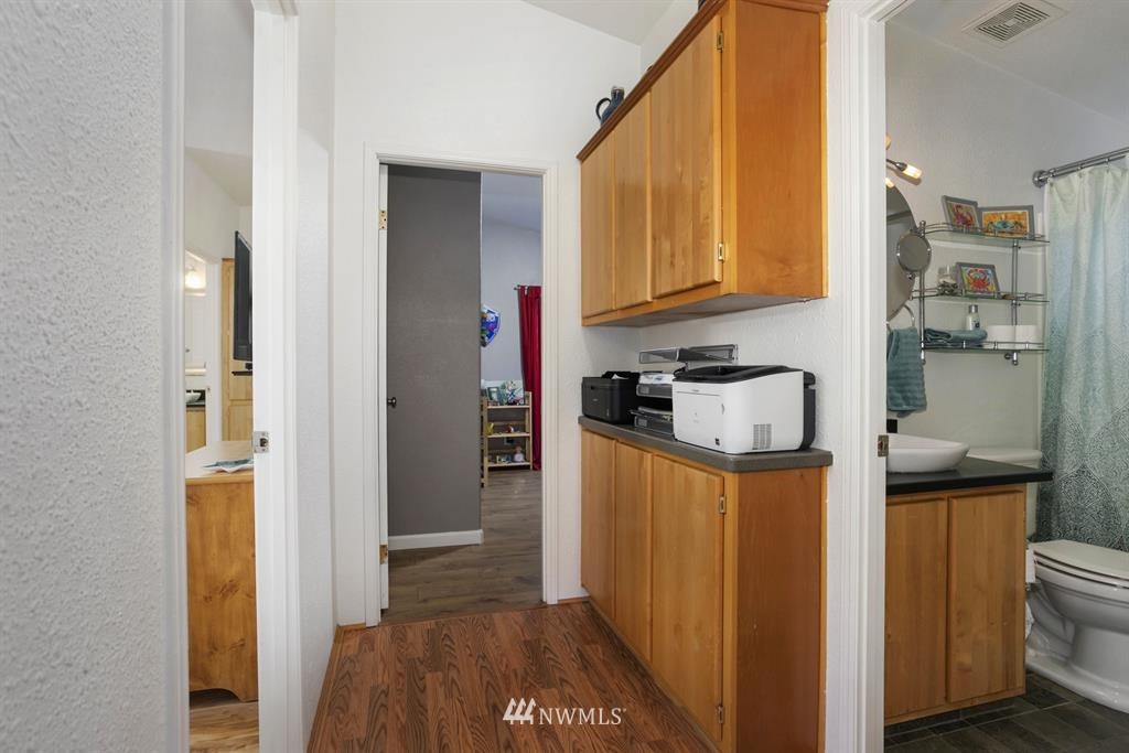 9986 Fairview Lake Road Southwest Port Orchard, WA 98367 - Photo 14 of 30 Gallery Image 14