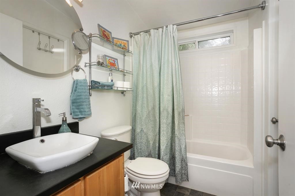 9986 Fairview Lake Road Southwest Port Orchard, WA 98367 - Photo 15 of 30 Gallery Image 15