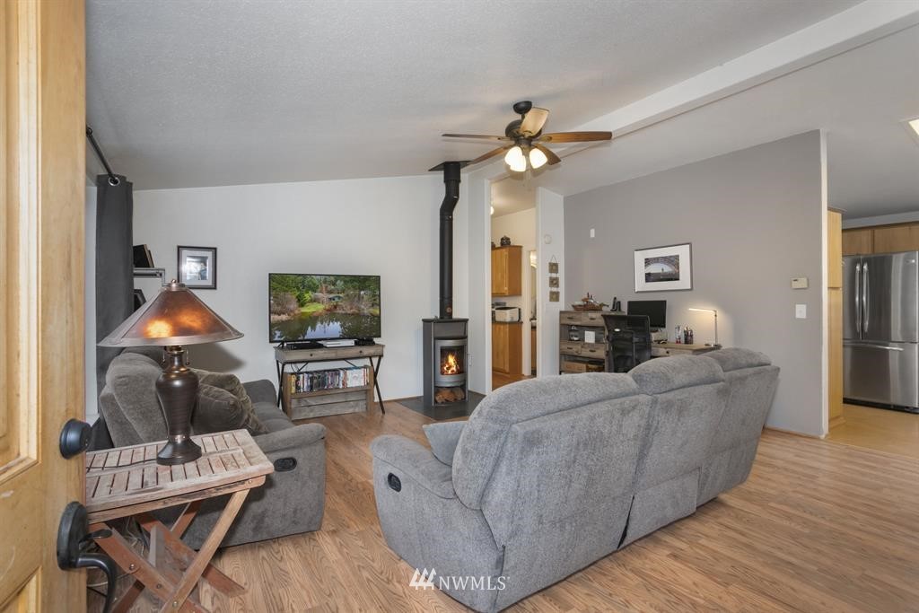 9986 Fairview Lake Road Southwest Port Orchard, WA 98367 - Photo 6 of 30 Gallery Image 6