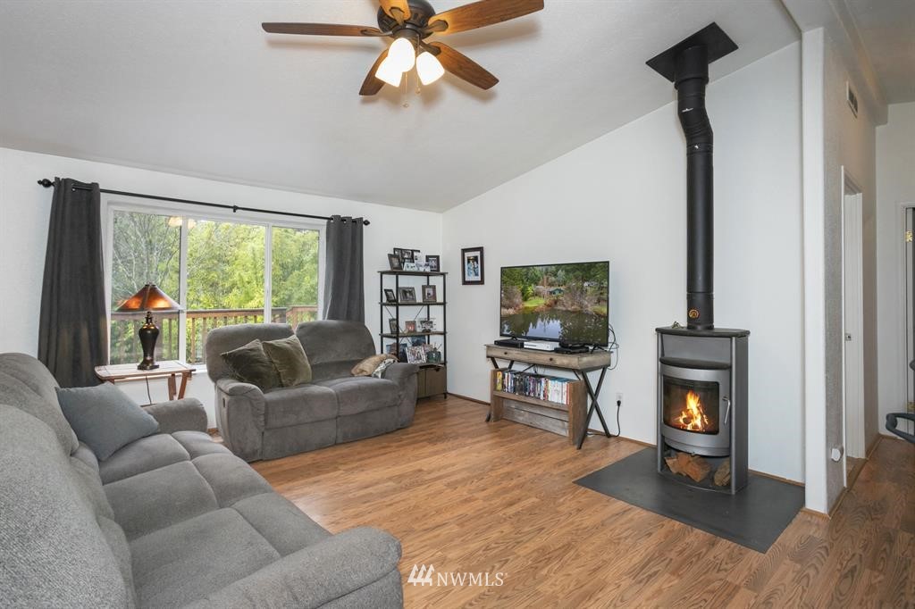 9986 Fairview Lake Road Southwest Port Orchard, WA 98367 - Photo 7 of 30 Gallery Image 7