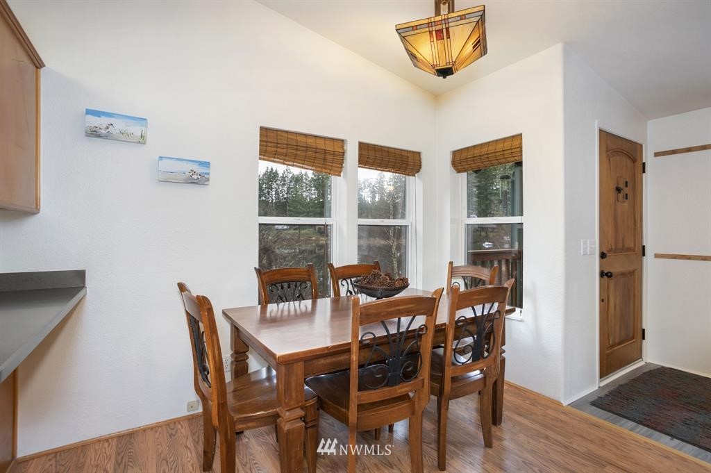 9986 Fairview Lake Road Southwest Port Orchard, WA 98367 - Photo 9 of 30 Gallery Image 9