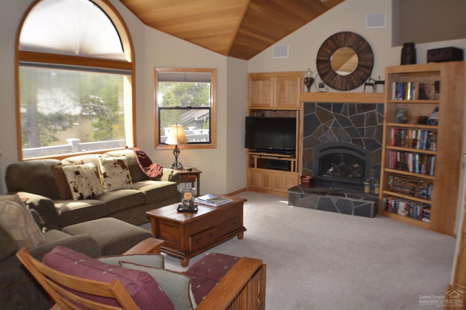 9 Filbert Lane Sunriver, OR 97707 - Photo 3 of 21 Additional Photo