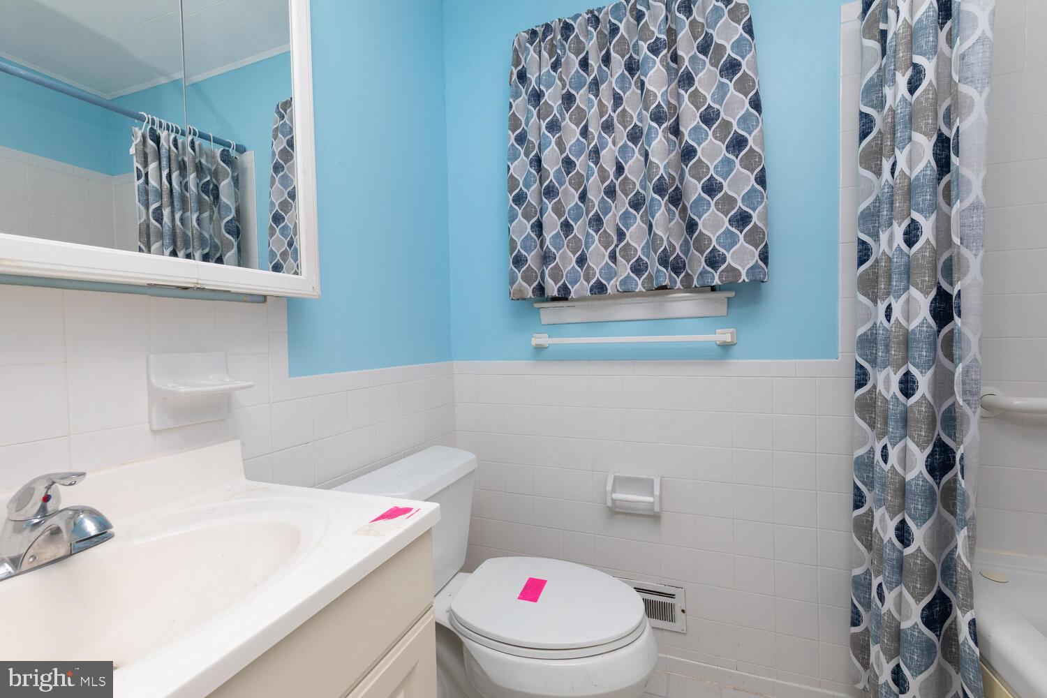 308 Parry Road Warminster, PA 18974 - Photo 16 of 28 Hall bathroom