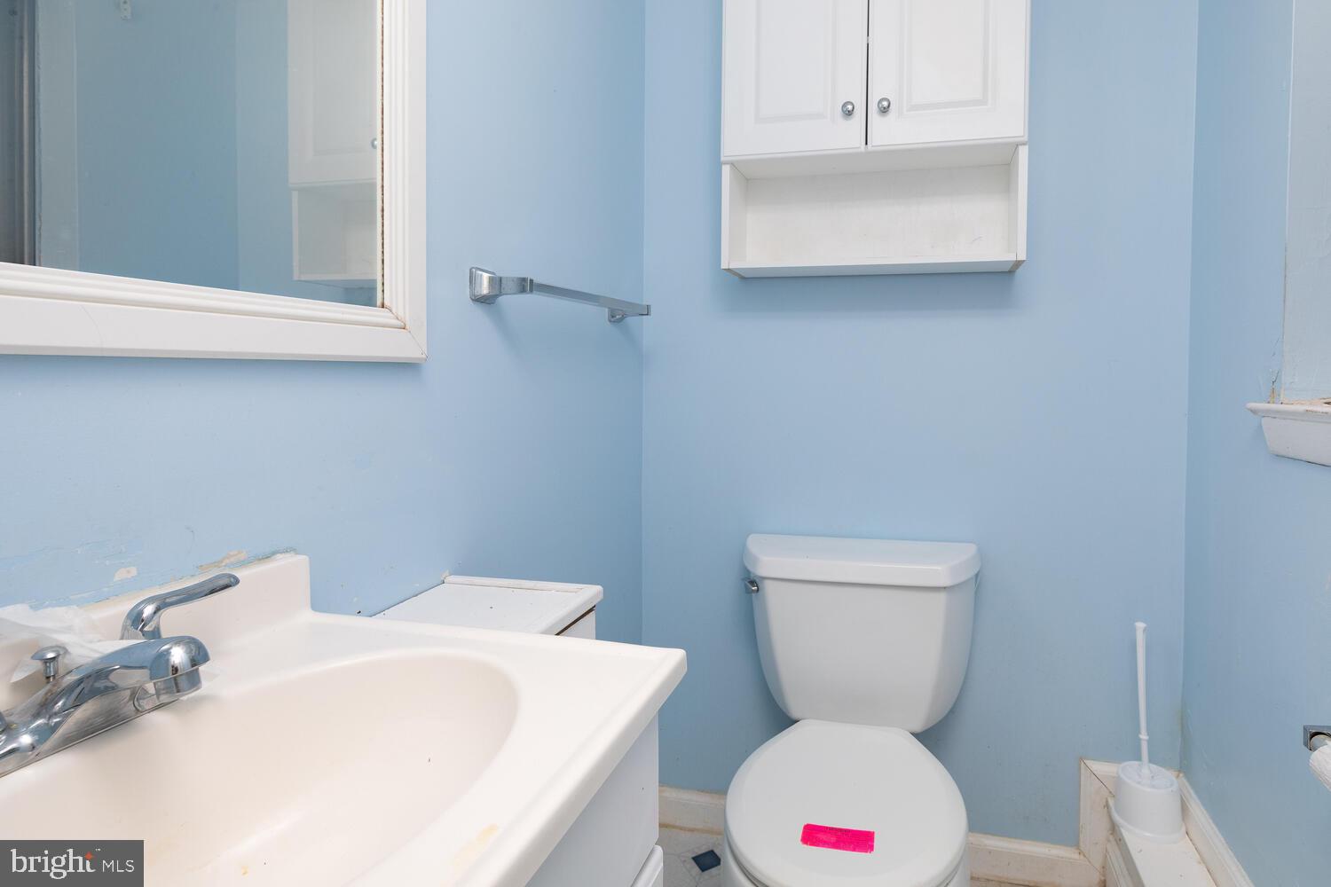 308 Parry Road Warminster, PA 18974 - Photo 18 of 28 1/2 bathroom