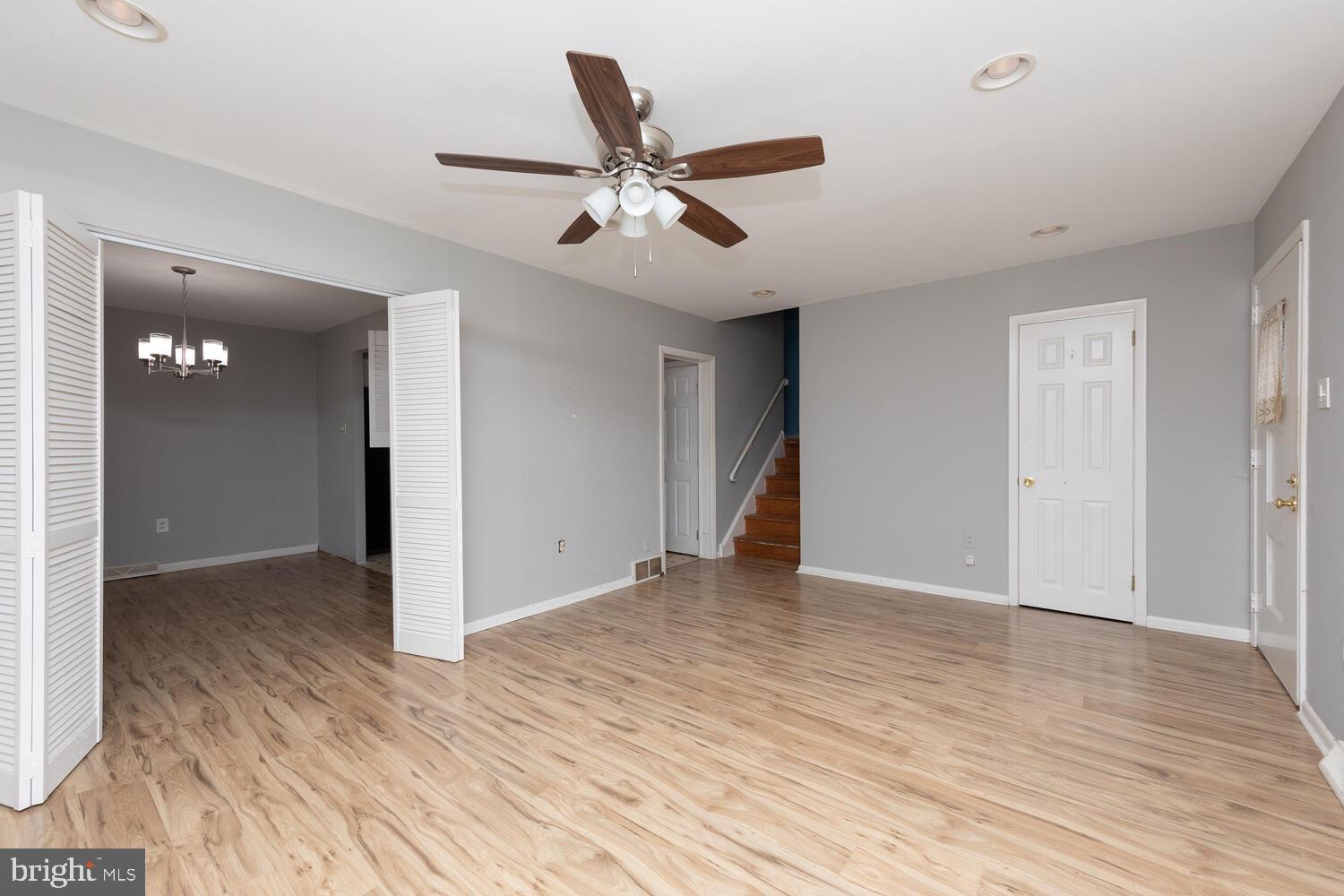308 Parry Road Warminster, PA 18974 - Photo 3 of 28