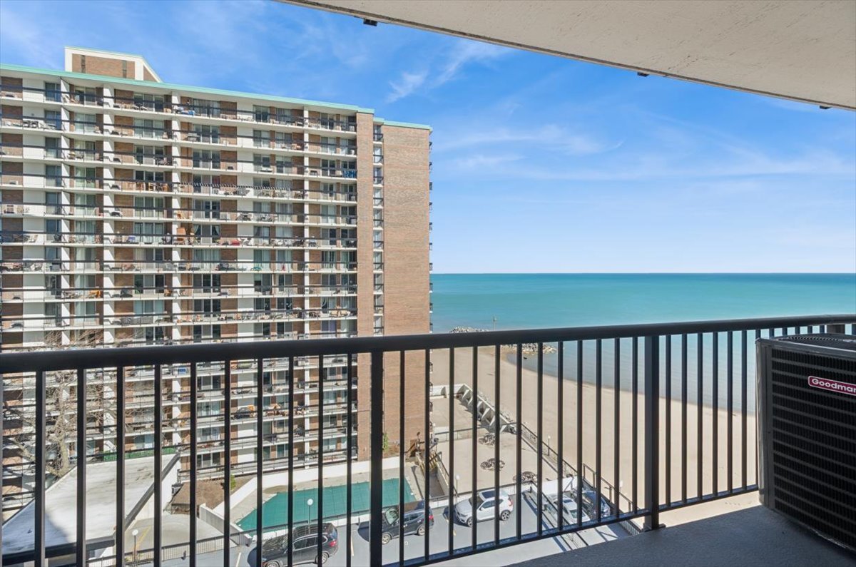 5855 North Sheridan Road, Unit 9B Chicago, IL 60660 - Photo 13 of 18 Gallery Image 13