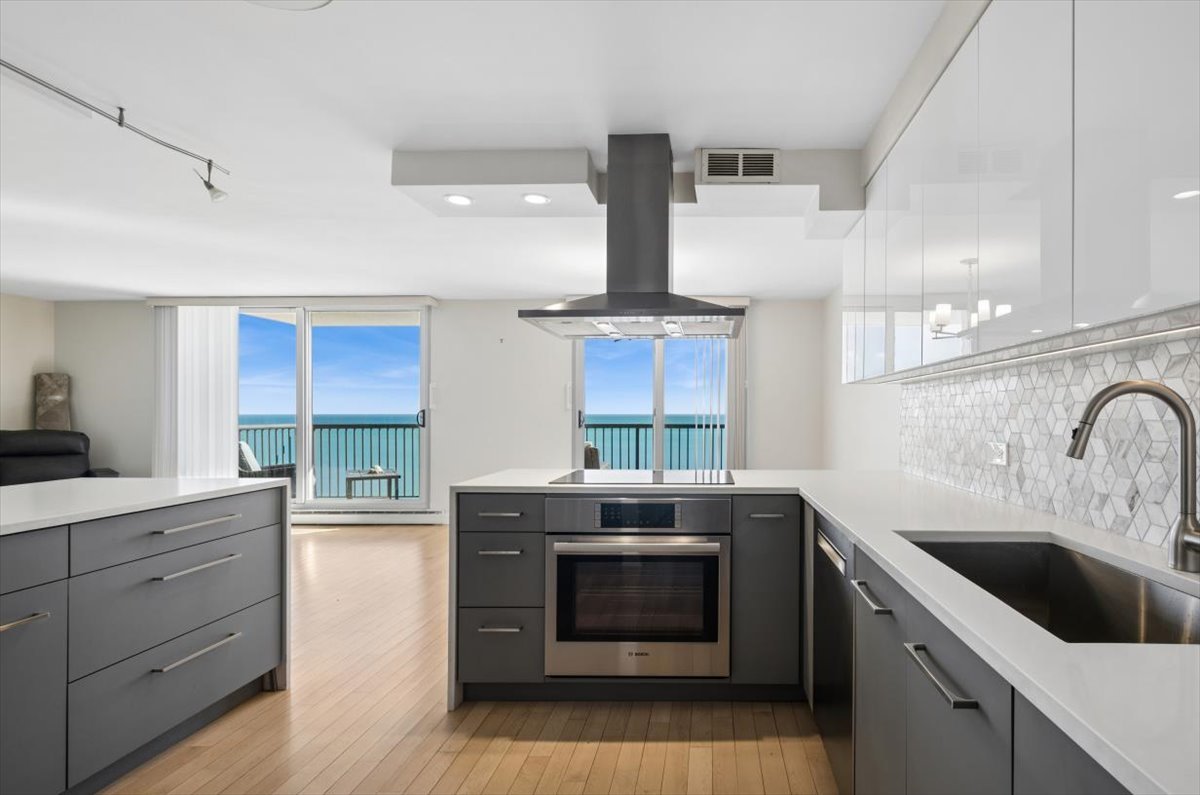5855 North Sheridan Road, Unit 9B Chicago, IL 60660 - Photo 8 of 18 Gallery Image 8